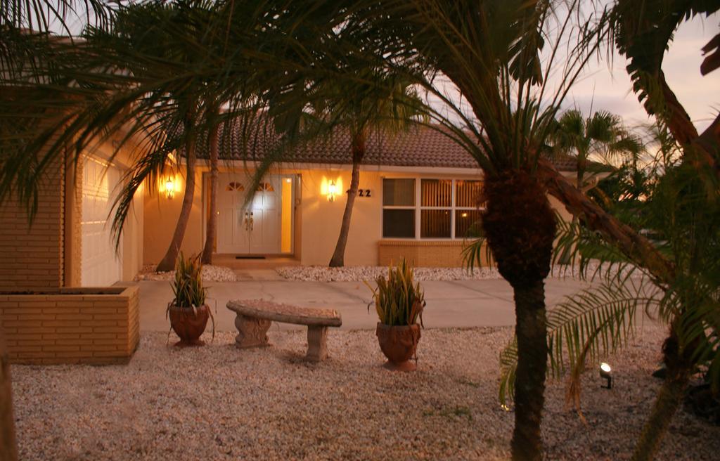 Villa Catalina Isles - Holidays In Paradise Cape Coral Exterior foto